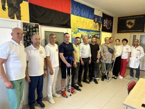 Чернівецький міський голова зустрівся з ортопедами, котрі надають безкоштовну допомогу воїнам